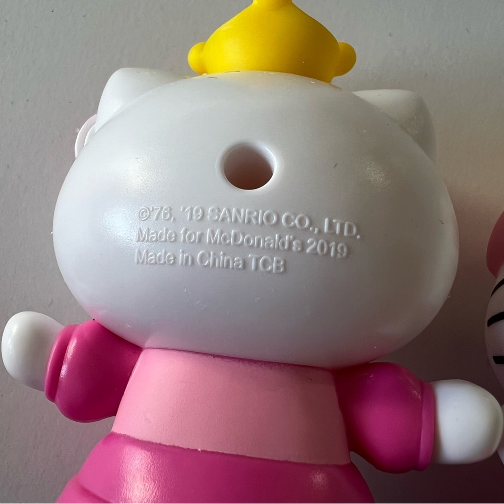 2 Hello Kitty 2019 McDonald’s Toys Princess Happy Meal Toys Sanrio - Picture 2 of 8